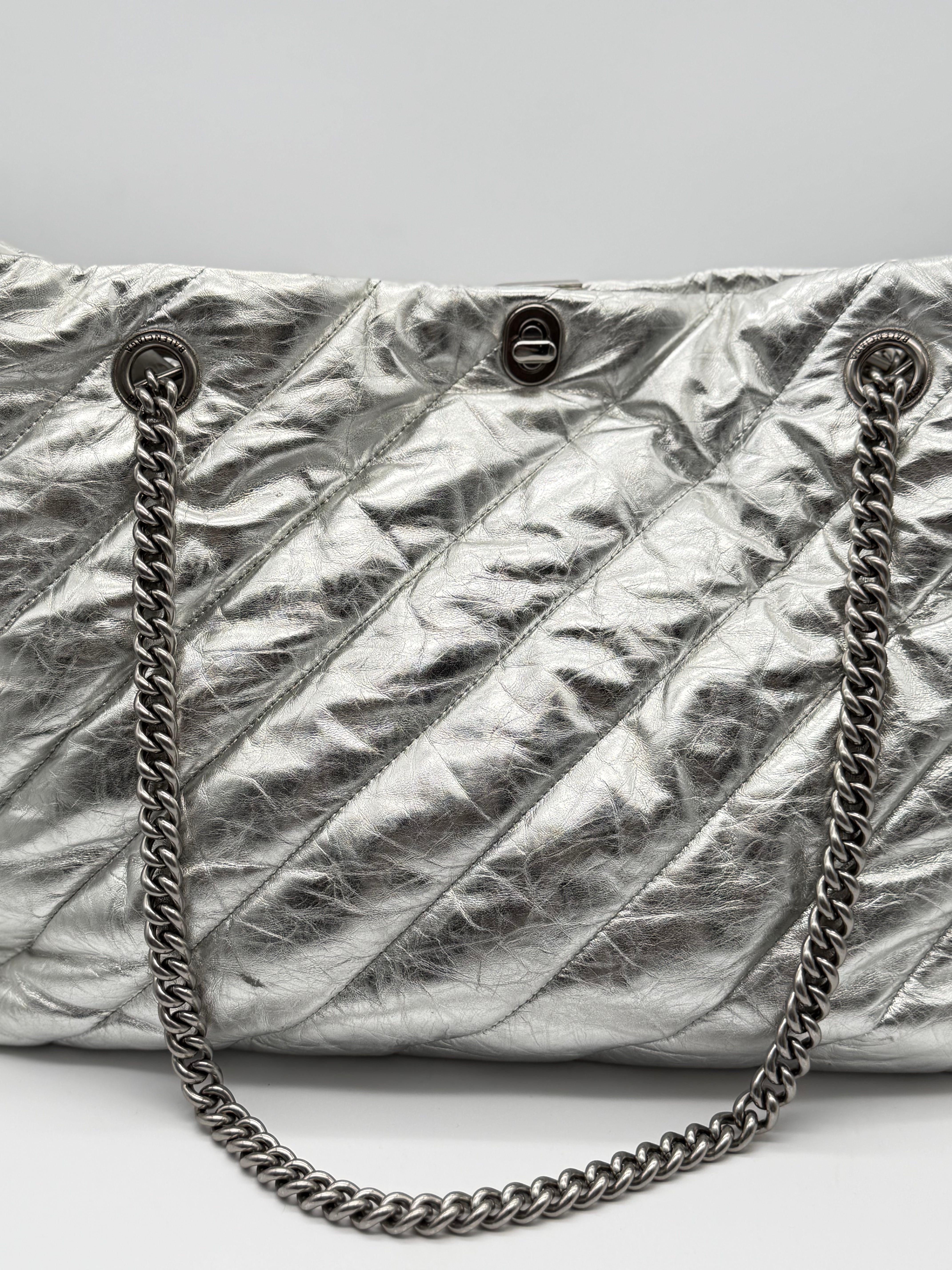 Balenciaga Shopper Crush in pelle di vitello matelassè laminata color silver - SGER S.r.l.