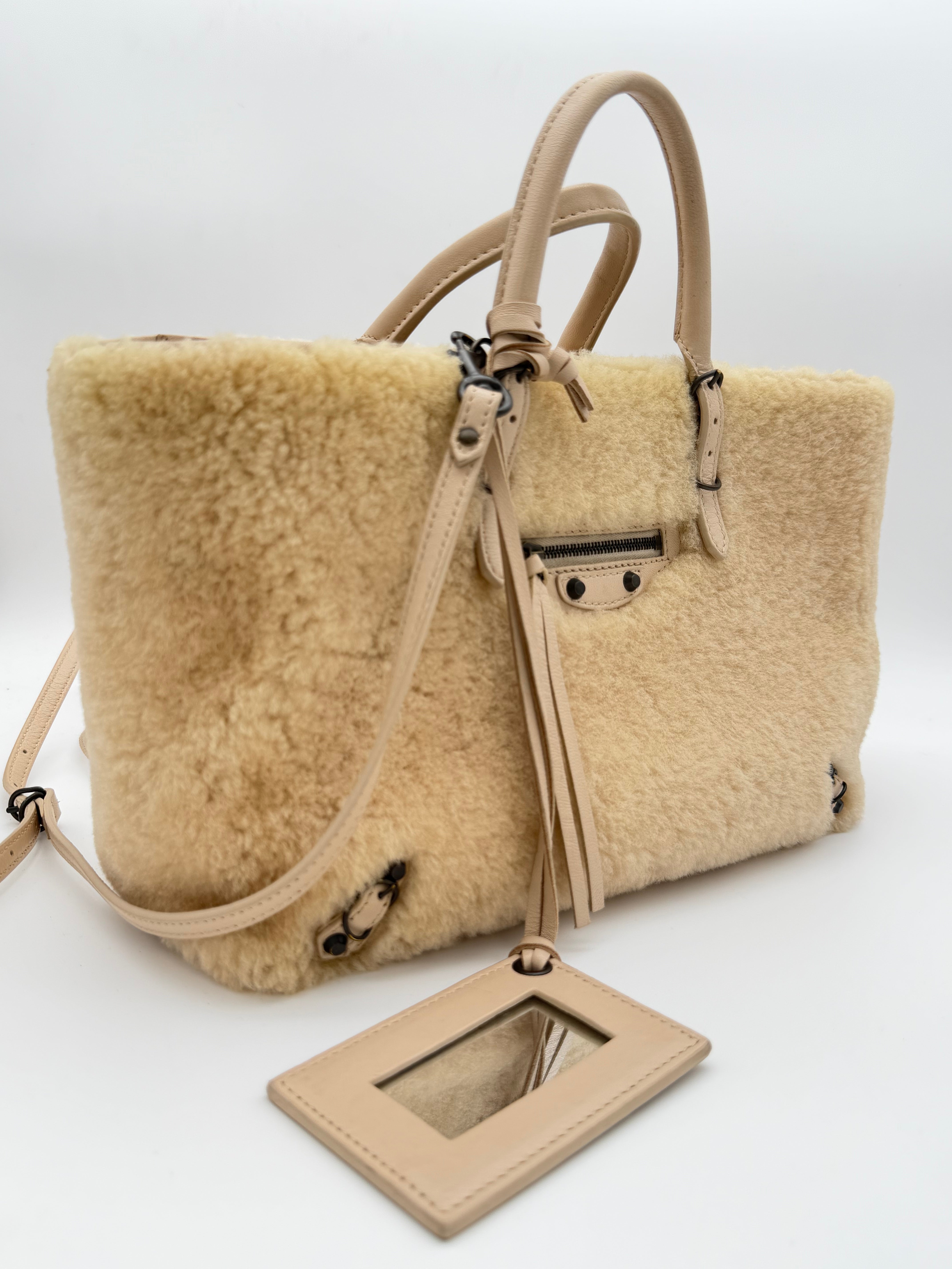 Balenciaga Papier A6 Zip Around in Shearling color Beige "Tapioca" misura media