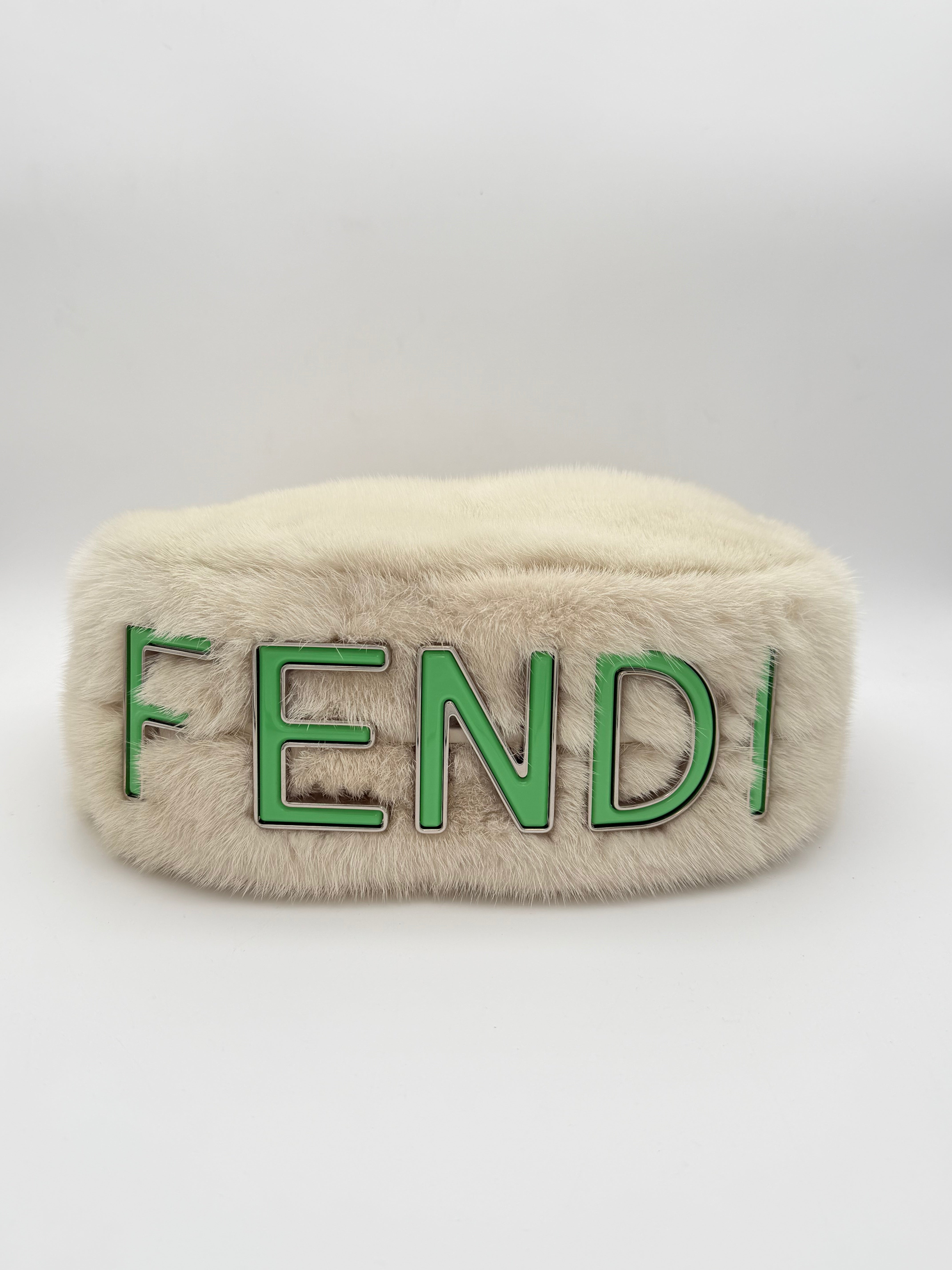 Fendi Fendigraphy Edizione Limitata in pelliccia di visone bianco latte misura small