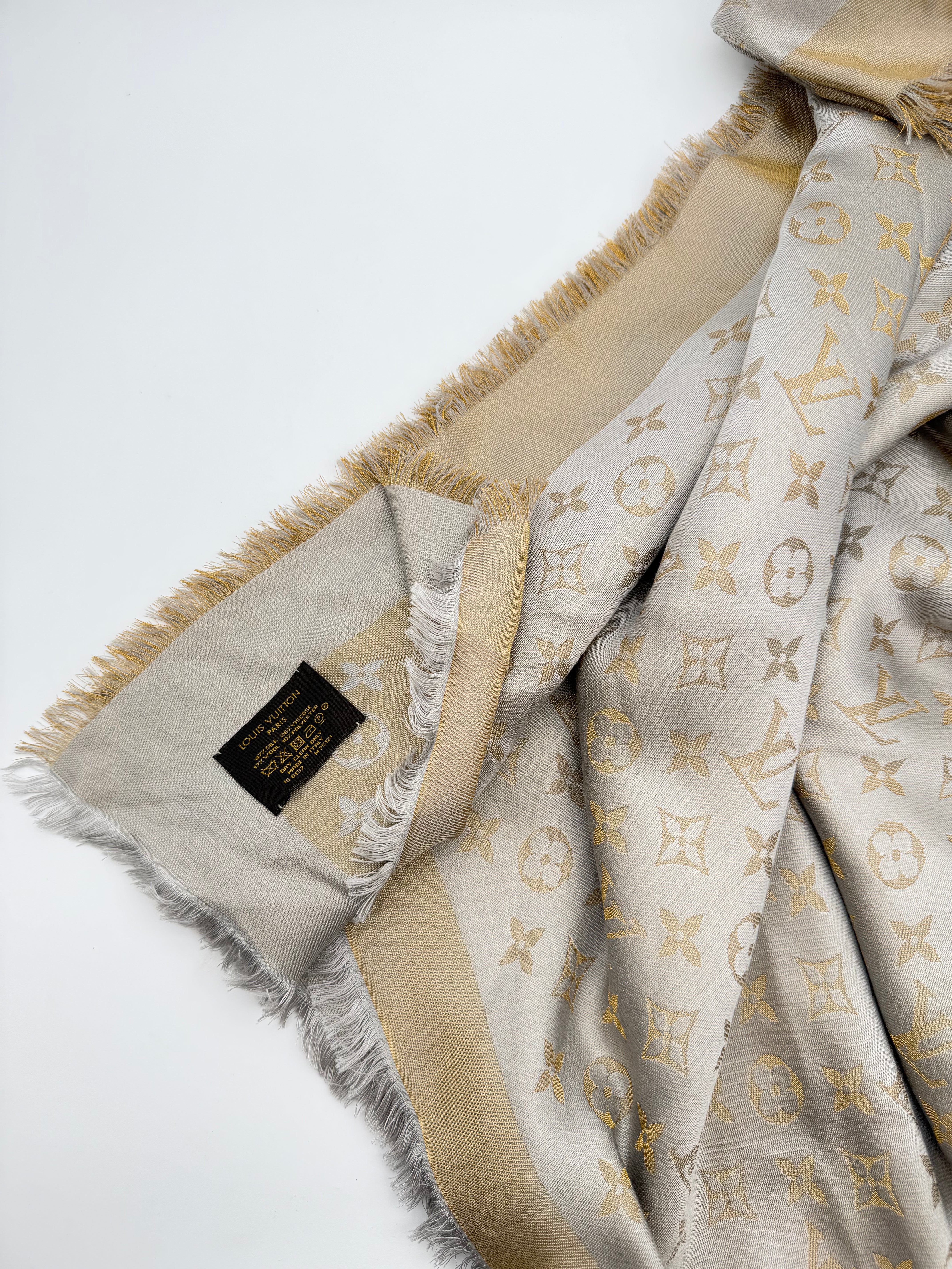 Louis Vuitton Stola in monogram Jacquard satinato