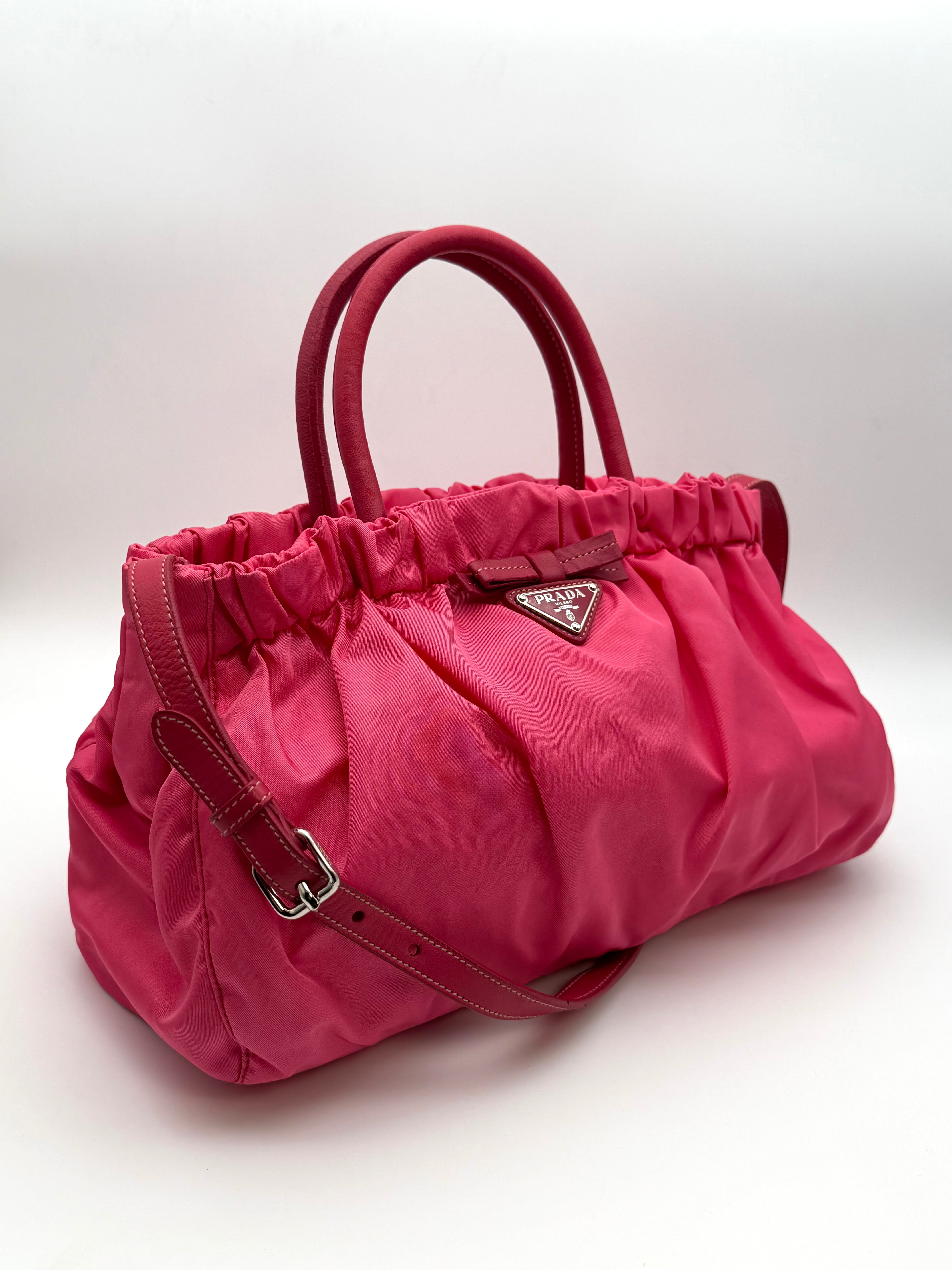 Prada 2-Way in tessuto Nylon Bow fucsia