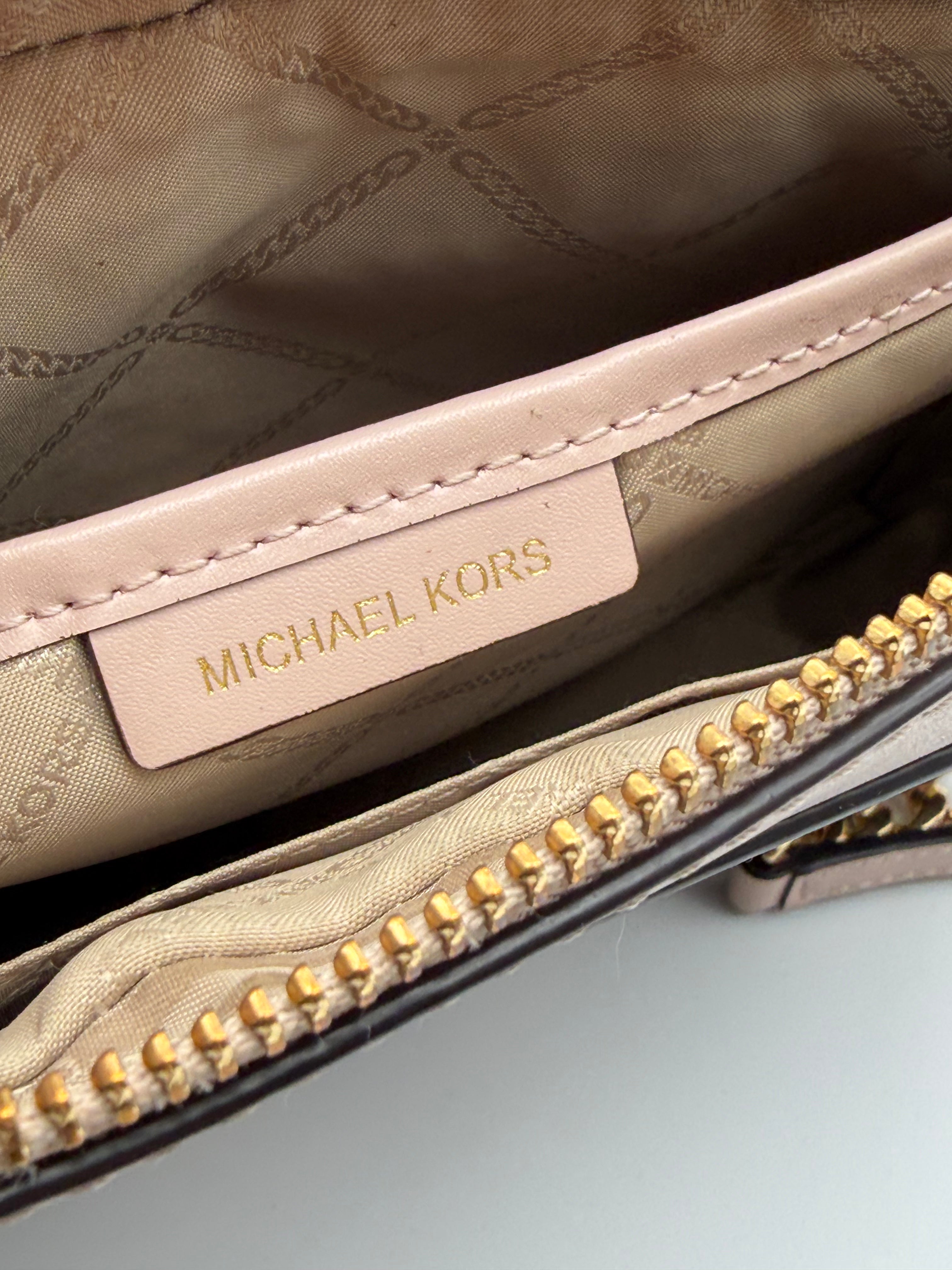 Michael Kors Borsa Jet Set Camera Bag Medium in Edizione a Righe e stampa MK All-Over