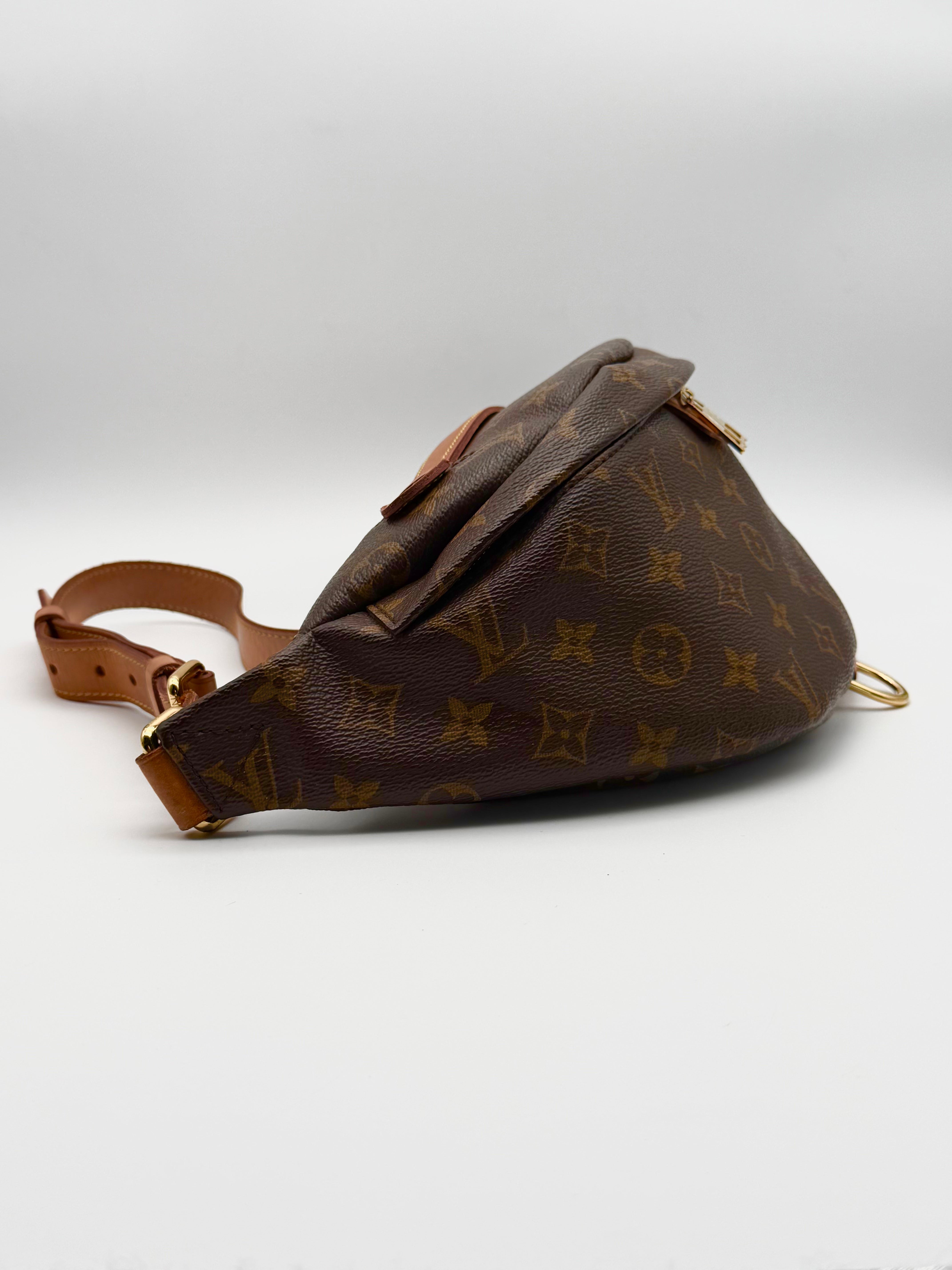 Louis Vuitton Marsupio Bumbag in canvas monogram