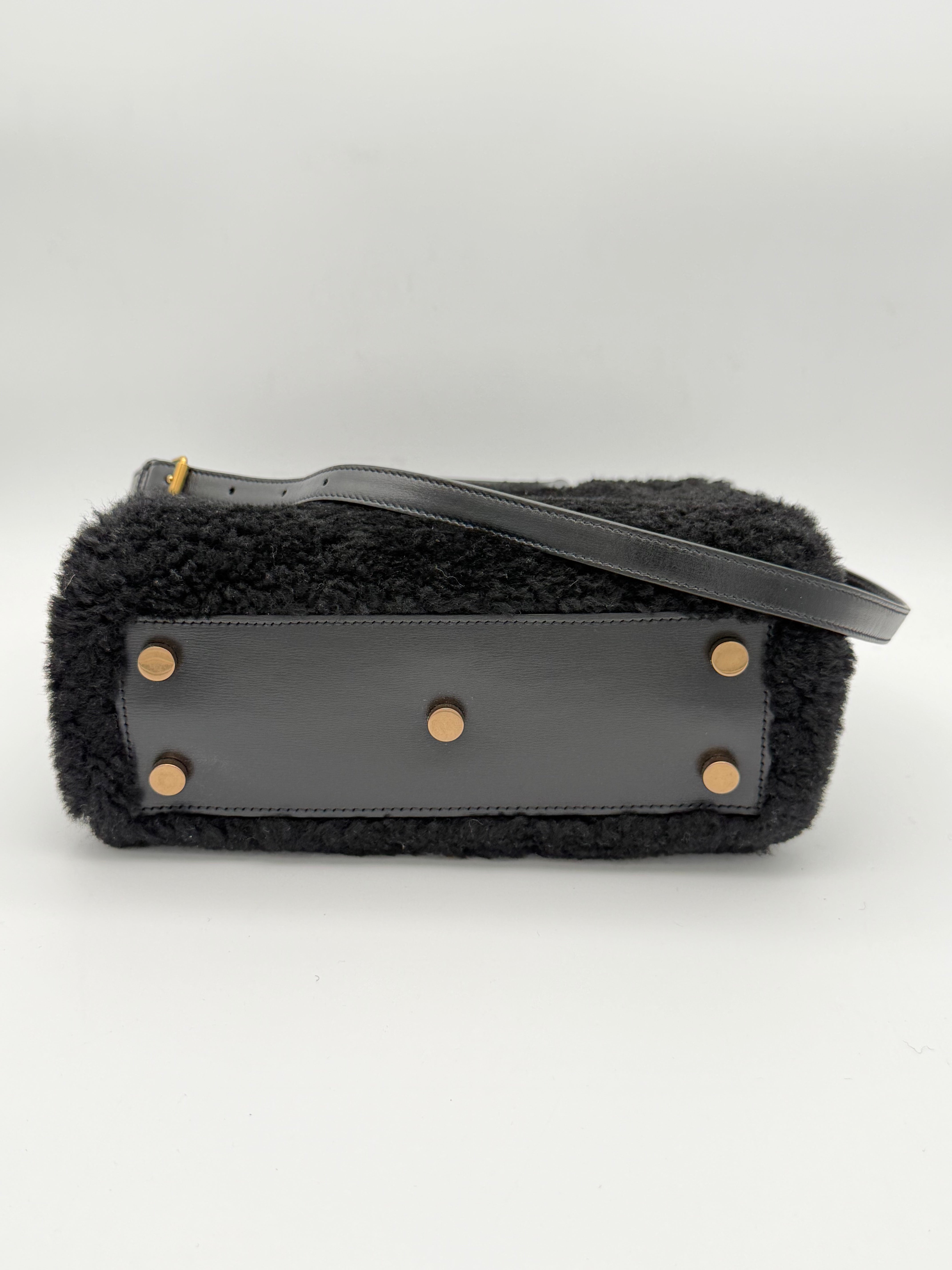 Saint Laurent Sac De Jour Nano in montone nero