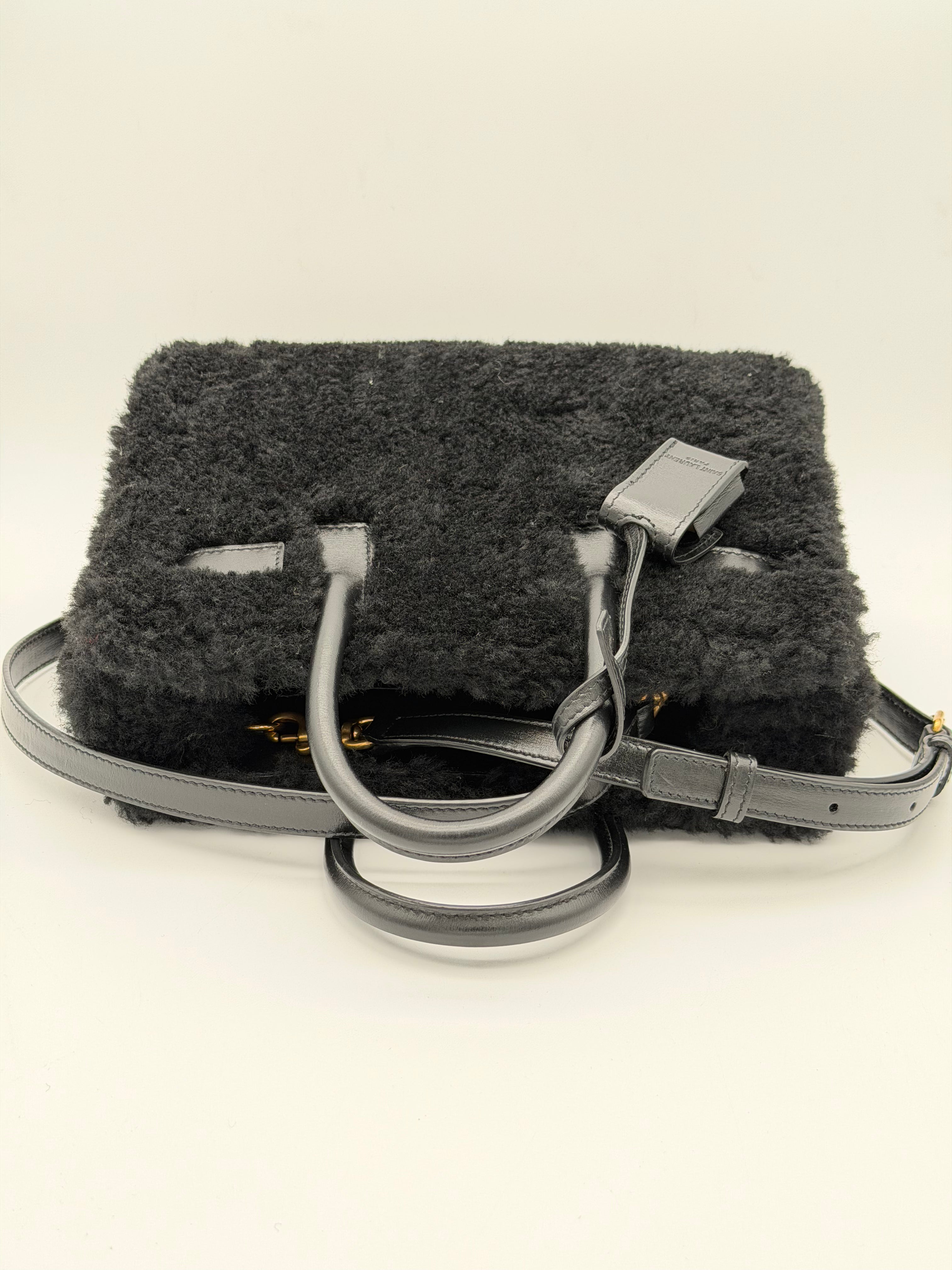 Saint Laurent Sac De Jour Nano in montone nero