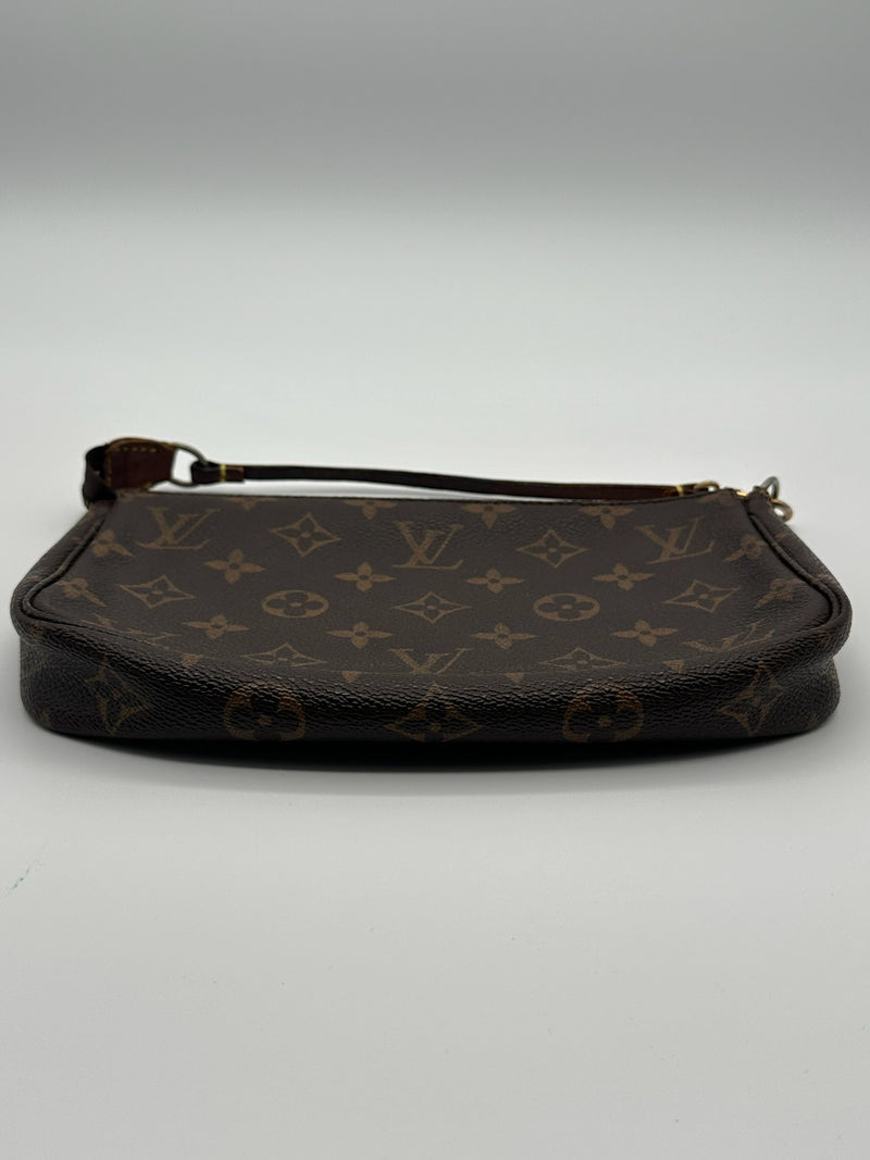 LOUIS VUITTON POCHETTE ACCESSOIRES NM