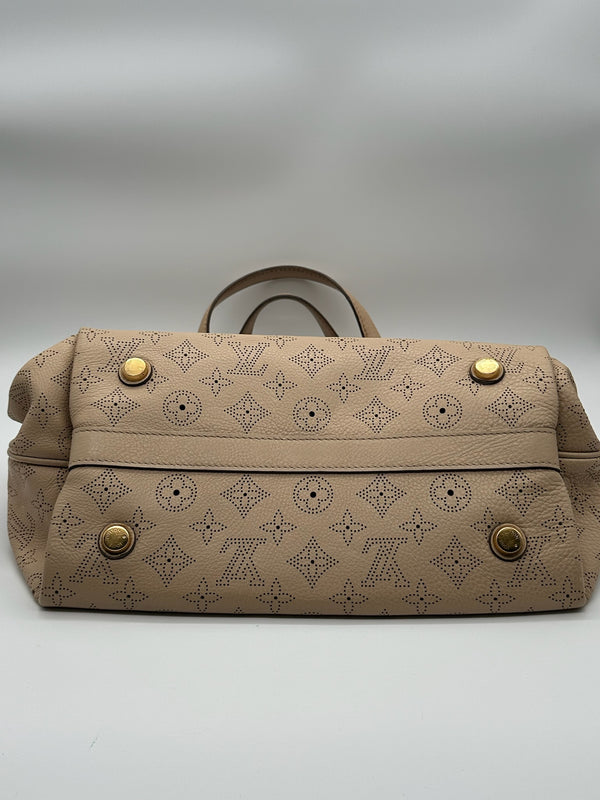 LOUIS VUITTON PELLE PERFORATA MAHINA