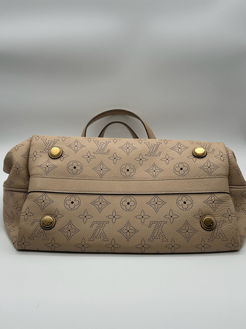 LOUIS VUITTON PELLE PERFORATA MAHINA