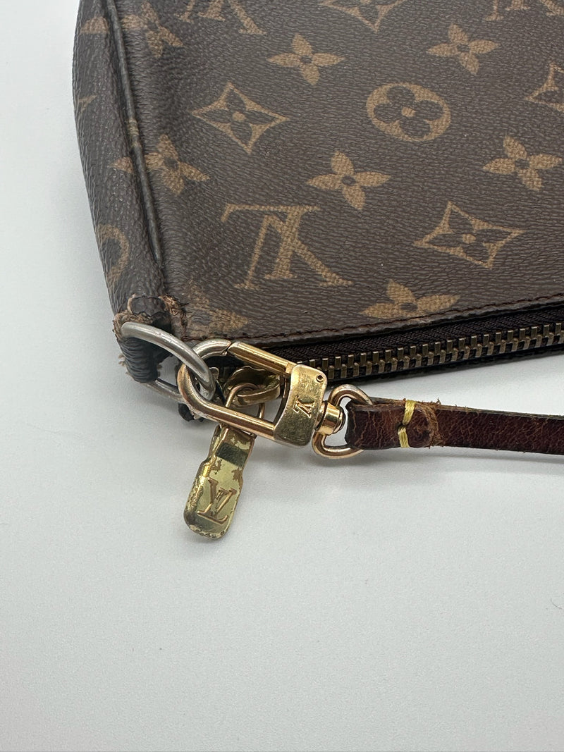 LOUIS VUITTON POCHETTE ACCESSOIRES NM