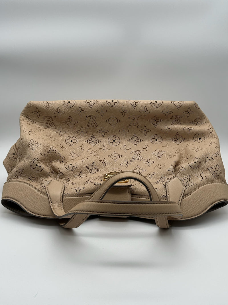 LOUIS VUITTON PELLE PERFORATA MAHINA