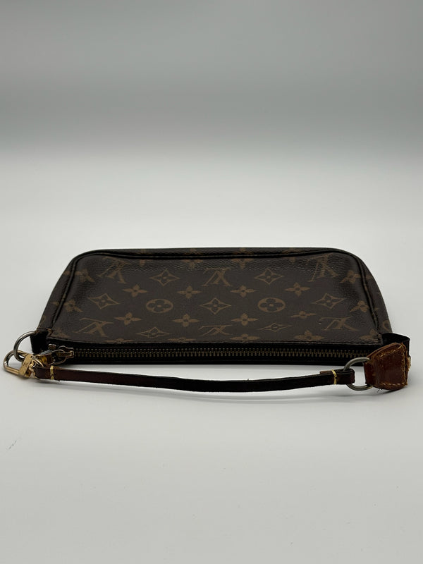 LOUIS VUITTON POCHETTE ACCESSOIRES NM