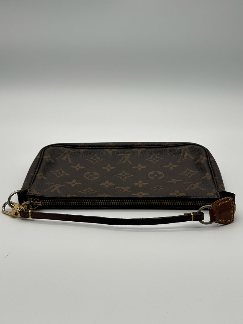 LOUIS VUITTON POCHETTE ACCESSOIRES NM