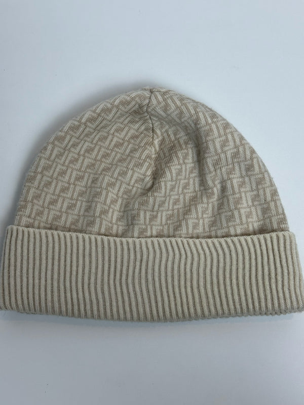 Cappellino Fendi panna