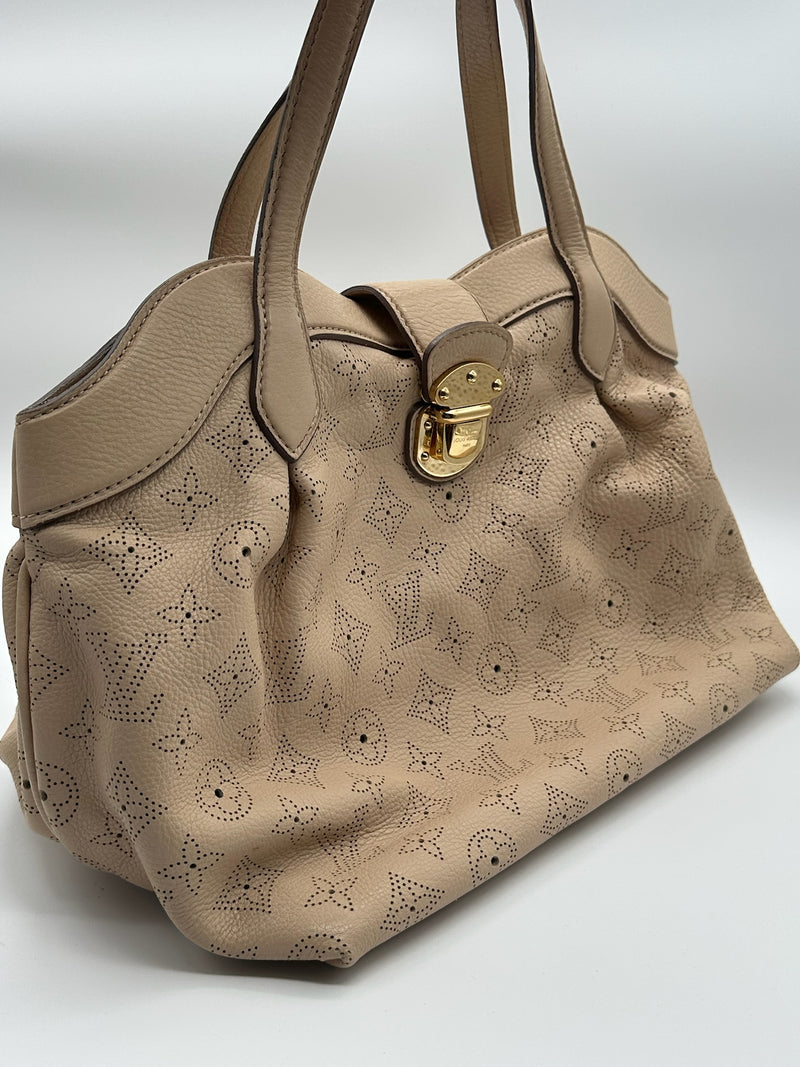 LOUIS VUITTON PELLE PERFORATA MAHINA