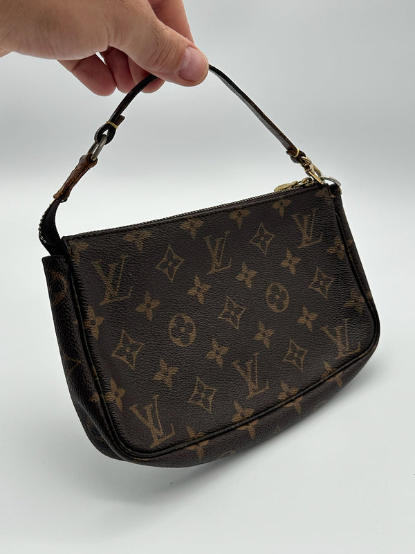 LOUIS VUITTON POCHETTE ACCESSOIRES NM