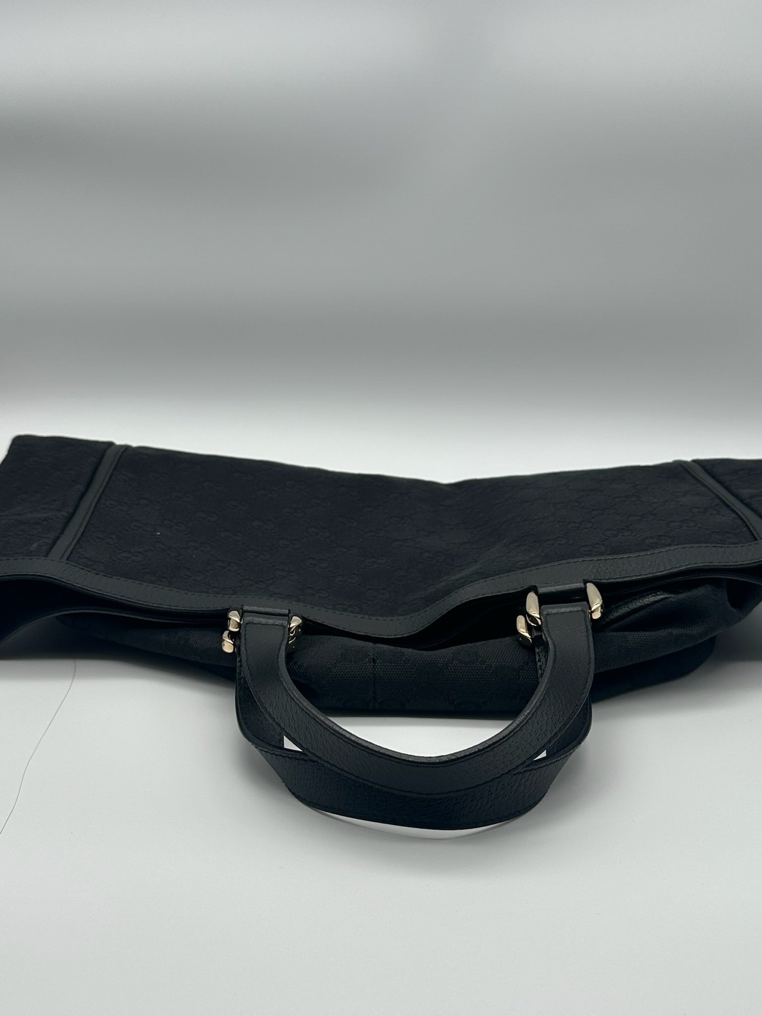 Gucci Borsa Abbey D-Ring Tote Bag misura grande in tela GG Supreme nera