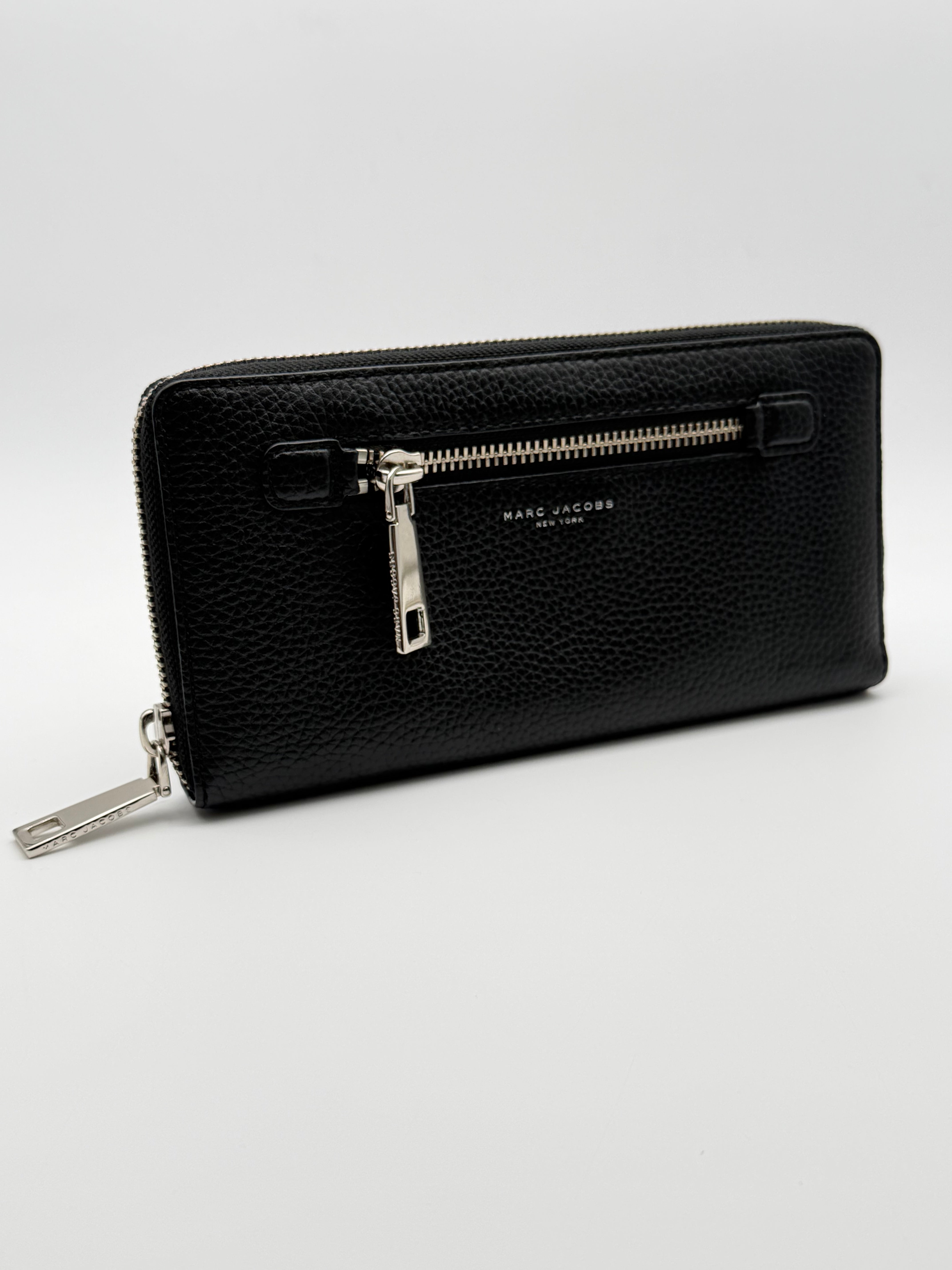 Marc Jacobs Organizer Continental Gotham in pelle martellata nera - SGER S.r.l.