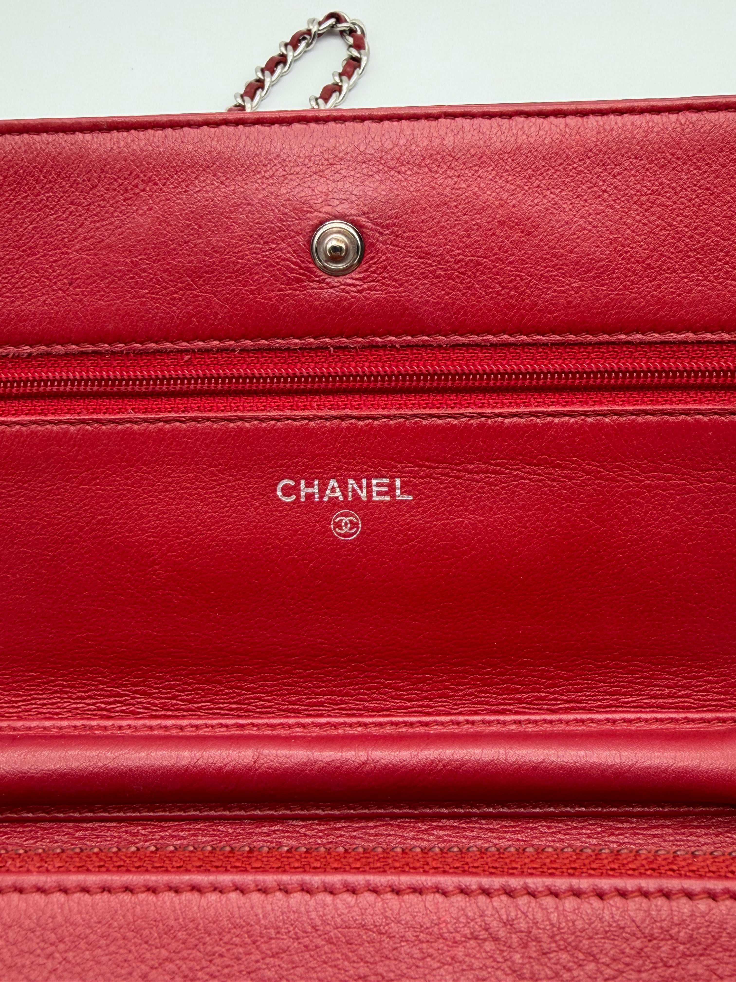 Chanel Wallet on Chain Timeless Double C in pelle di vitello Caviar rossa