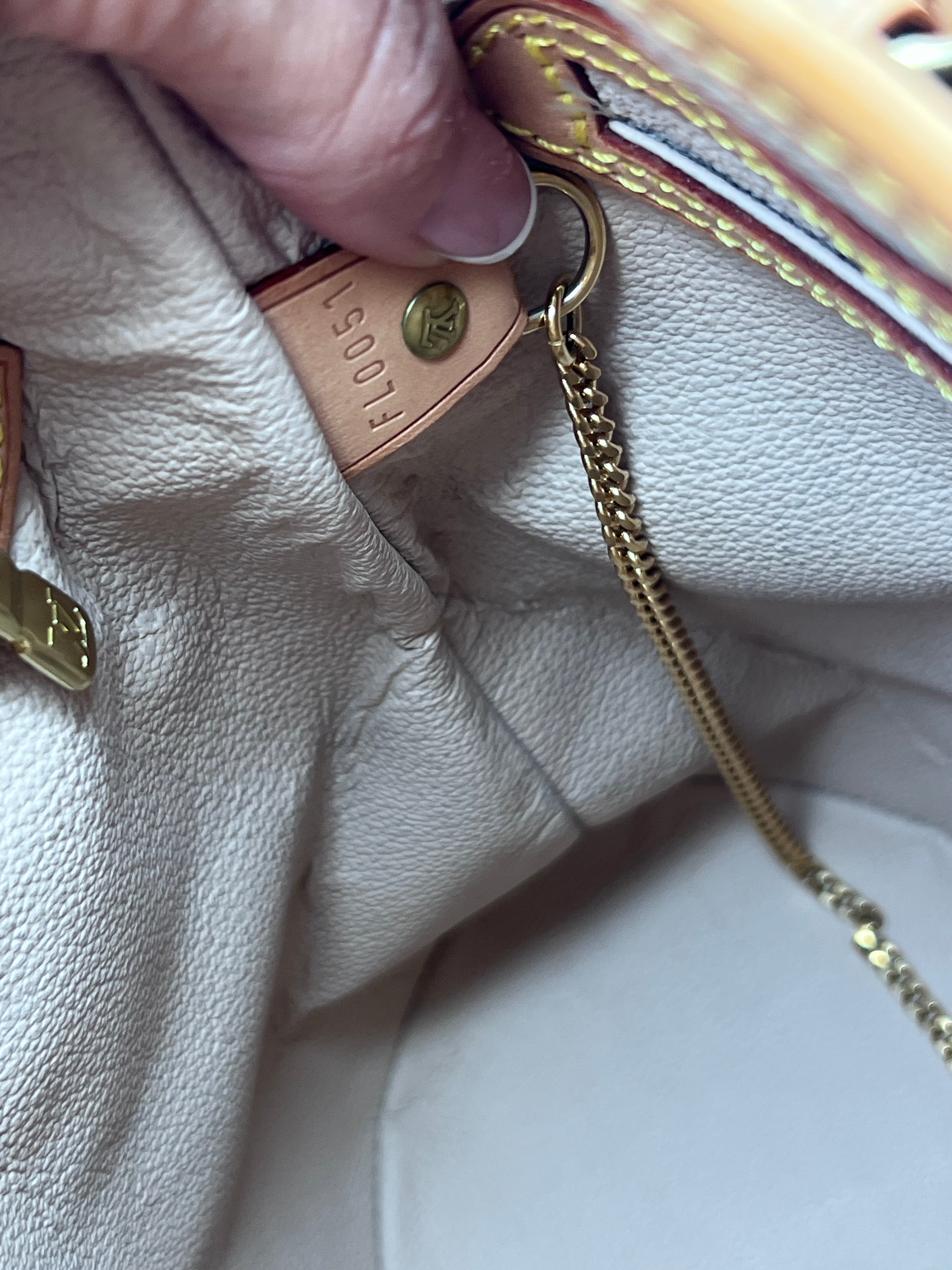 LOUIS VUITTON BOUNDLE