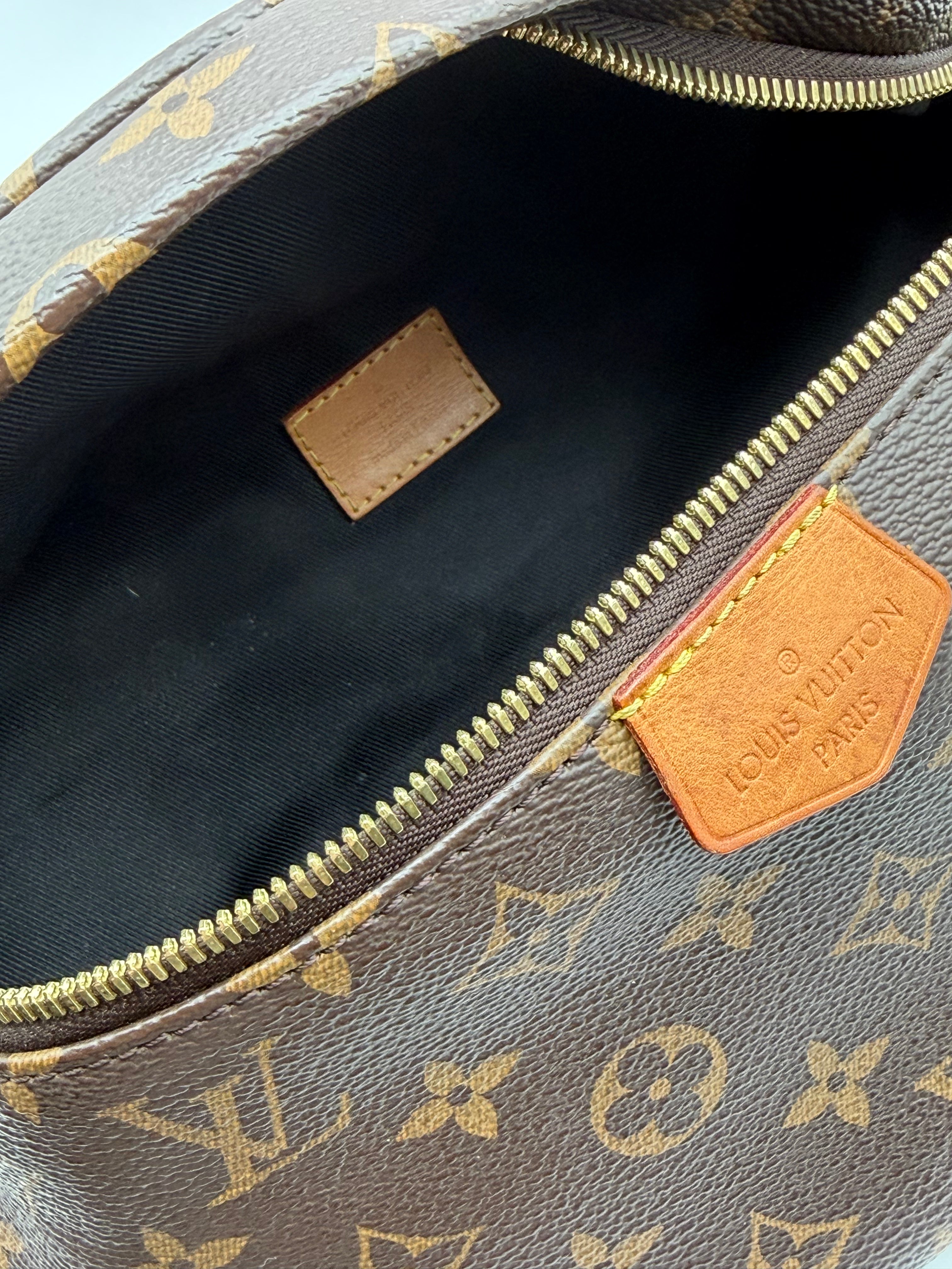 Louis Vuitton Marsupio Bumbag in canvas monogram