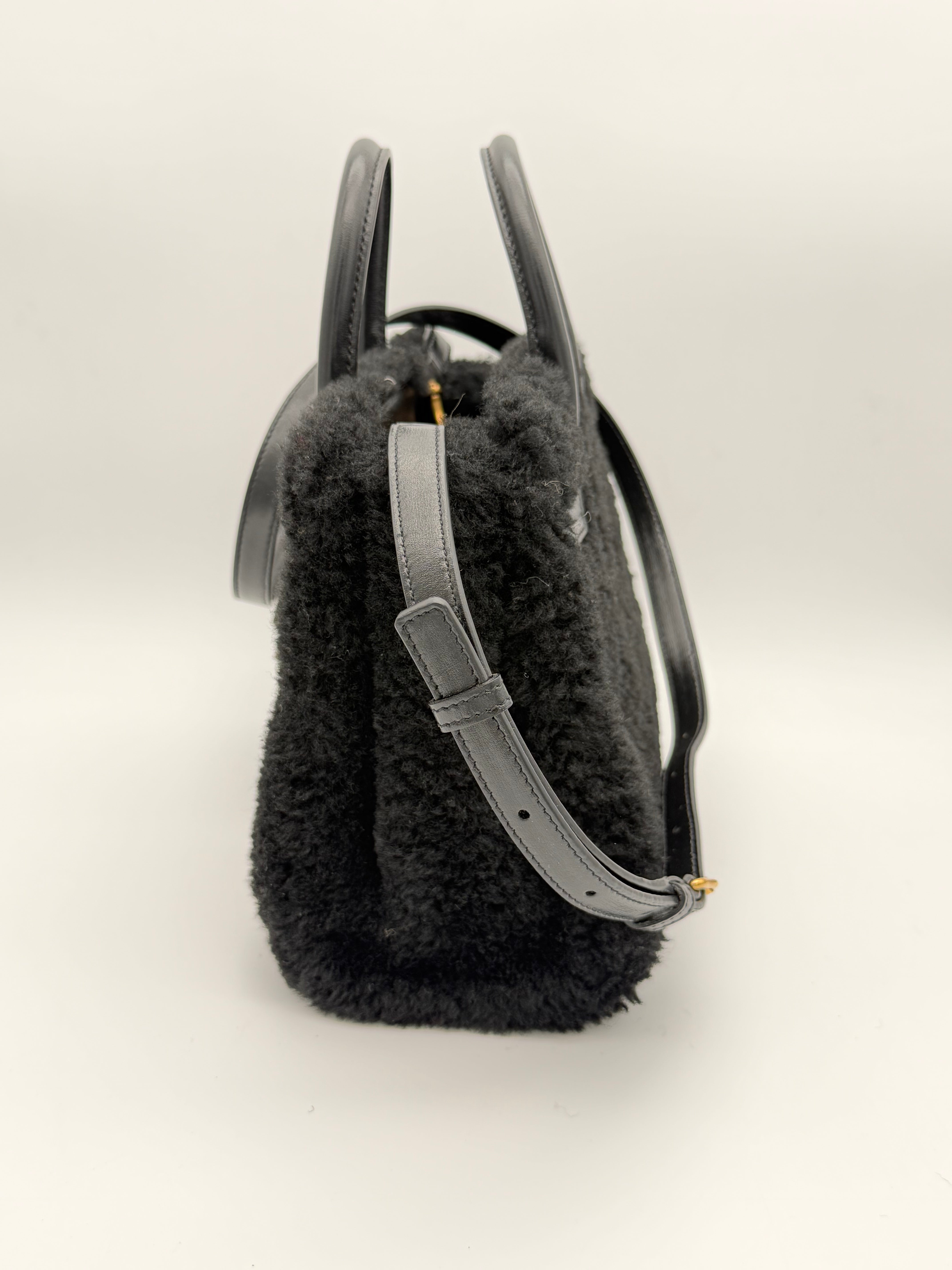 Saint Laurent Sac De Jour Nano in montone nero