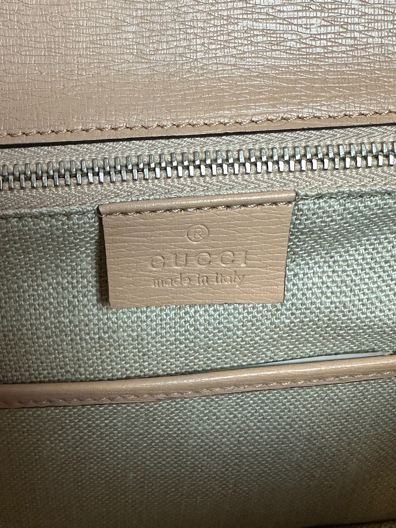 Gucci Limited Edition Bloom Museum Bag in powder leather with floral print and bamboo