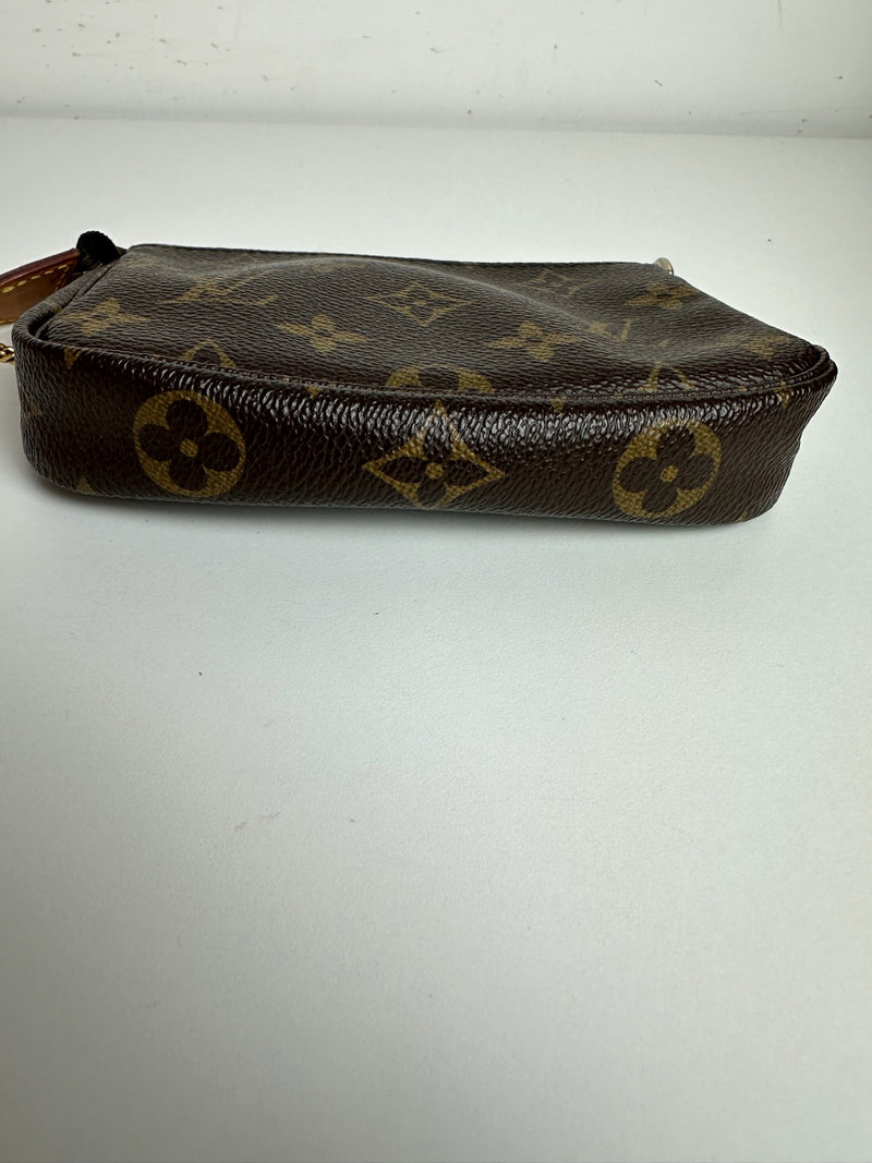 Mini pochette accessoire Louis Vuitton